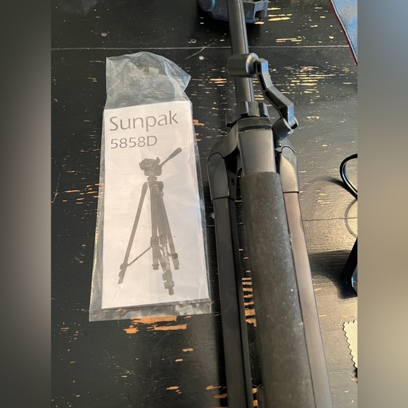 Canon EOS Rebel T3i Package - Picture 12 of 16